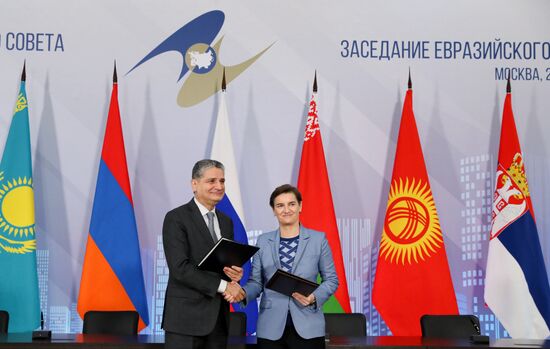 Премьер-министр РФ Д. Медведев принял участие в заседаниях Совета глав правительств СНГ и Евразийского межправительственного совета