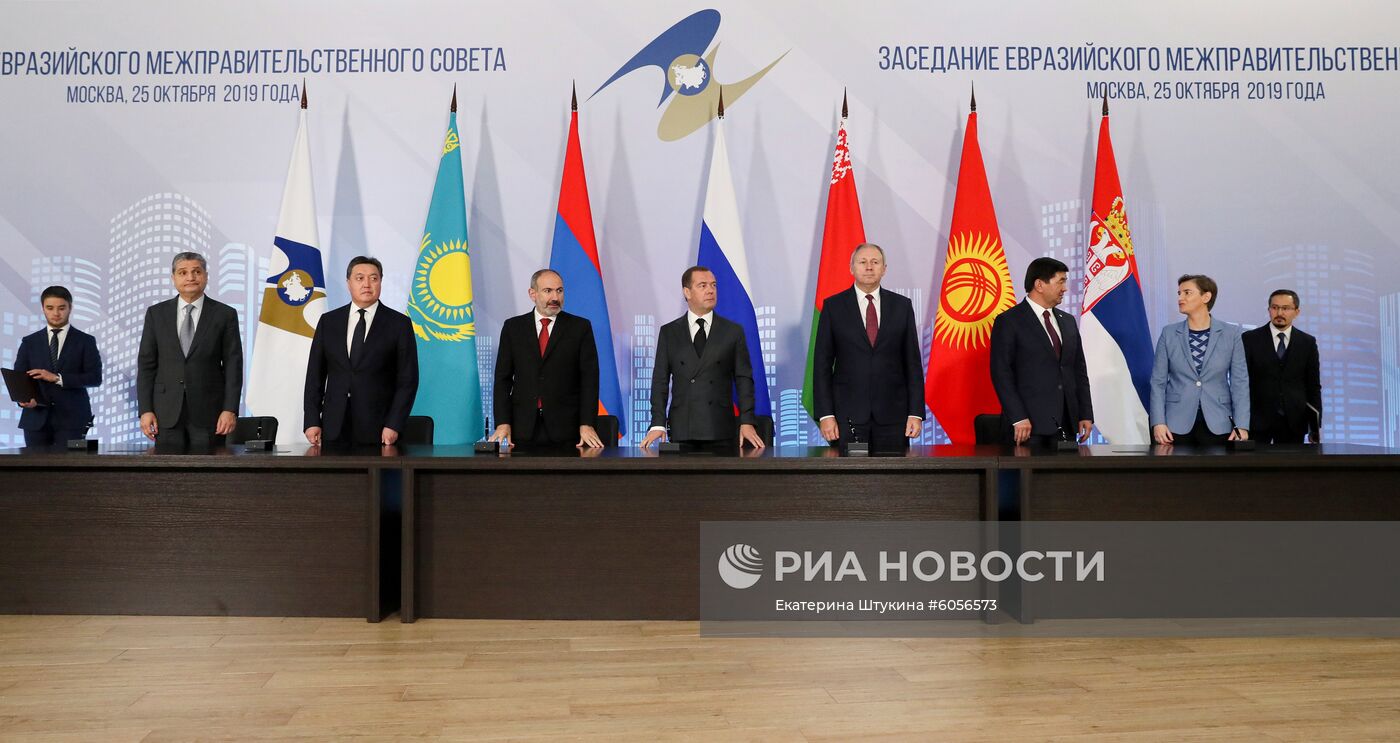 Премьер-министр РФ Д. Медведев принял участие в заседаниях Совета глав правительств СНГ и Евразийского межправительственного совета