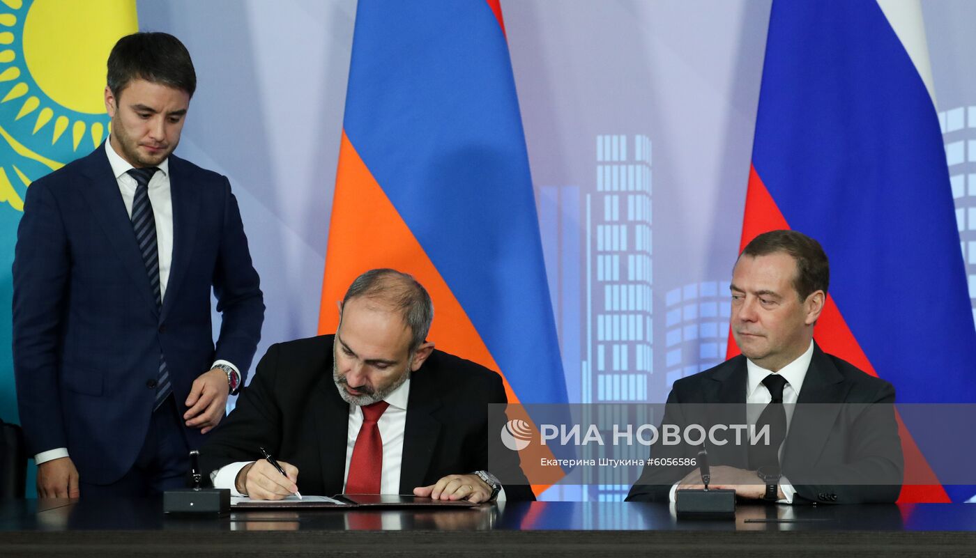 Премьер-министр РФ Д. Медведев принял участие в заседаниях Совета глав правительств СНГ и Евразийского межправительственного совета