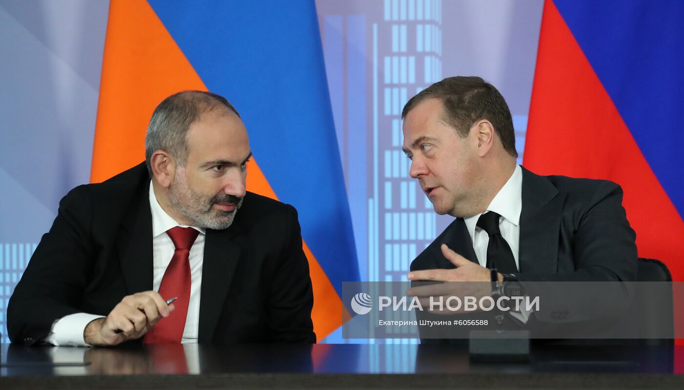 Премьер-министр РФ Д. Медведев принял участие в заседаниях Совета глав правительств СНГ и Евразийского межправительственного совета