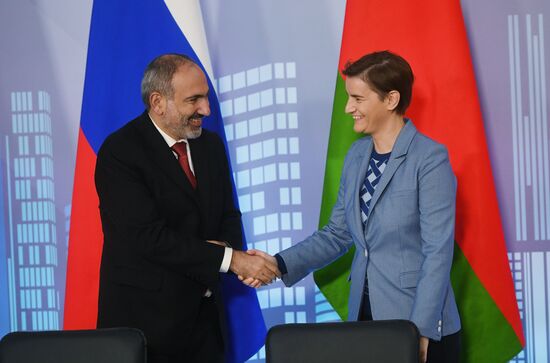 Премьер-министр РФ Д. Медведев принял участие в заседаниях Совета глав правительств СНГ и Евразийского межправительственного совета