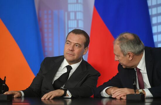 Премьер-министр РФ Д. Медведев принял участие в заседаниях Совета глав правительств СНГ и Евразийского межправительственного совета
