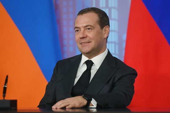 Премьер-министр РФ Д. Медведев принял участие в заседаниях Совета глав правительств СНГ и Евразийского межправительственного совета