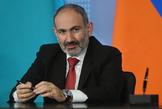 Премьер-министр РФ Д. Медведев принял участие в заседаниях Совета глав правительств СНГ и Евразийского межправительственного совета