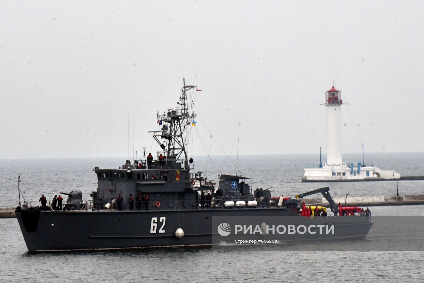 Корабли НАТО вошли в порт Одессы