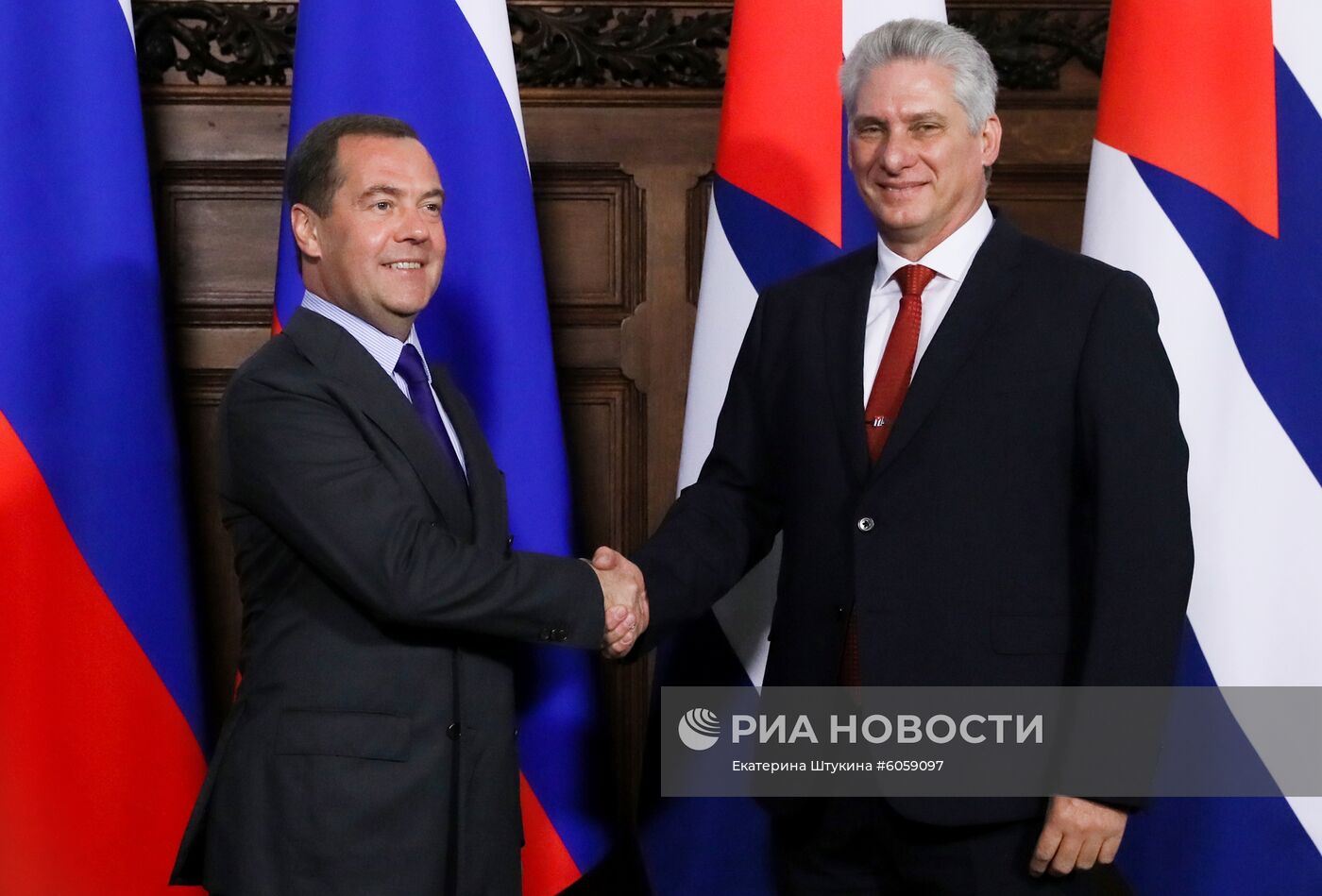 Премьер-министр РФ Д. Медведев встретился с президентом Кубы Мигелем Диас-Канелем Бермудесом