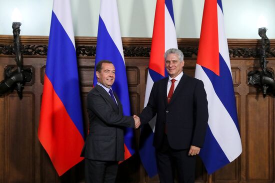 Премьер-министр РФ Д. Медведев встретился с президентом Кубы Мигелем Диас-Канелем Бермудесом