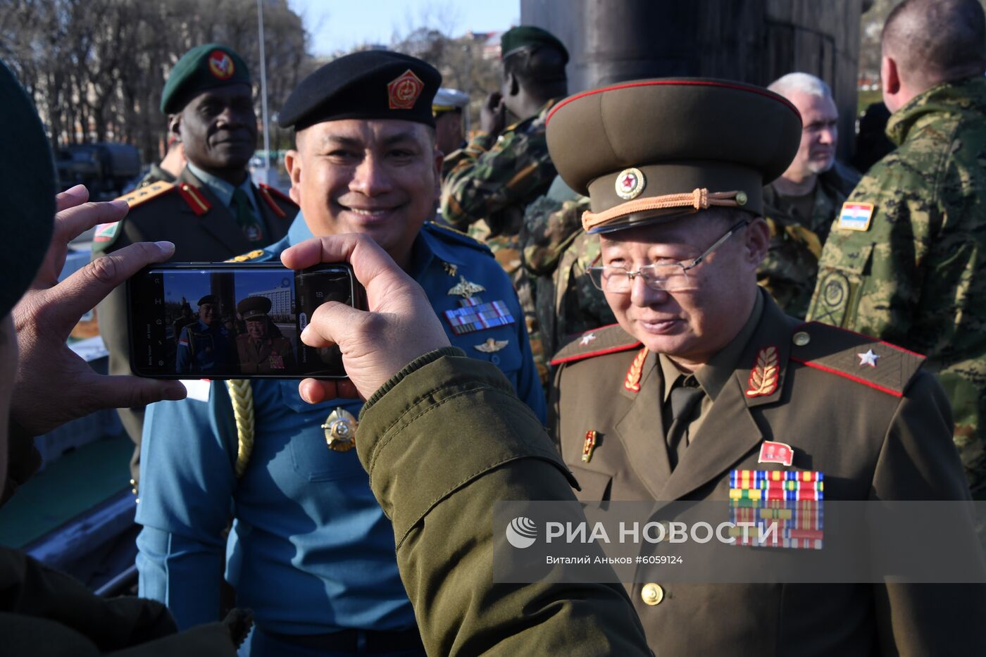 Прибытие делегации военных атташе во Владивосток