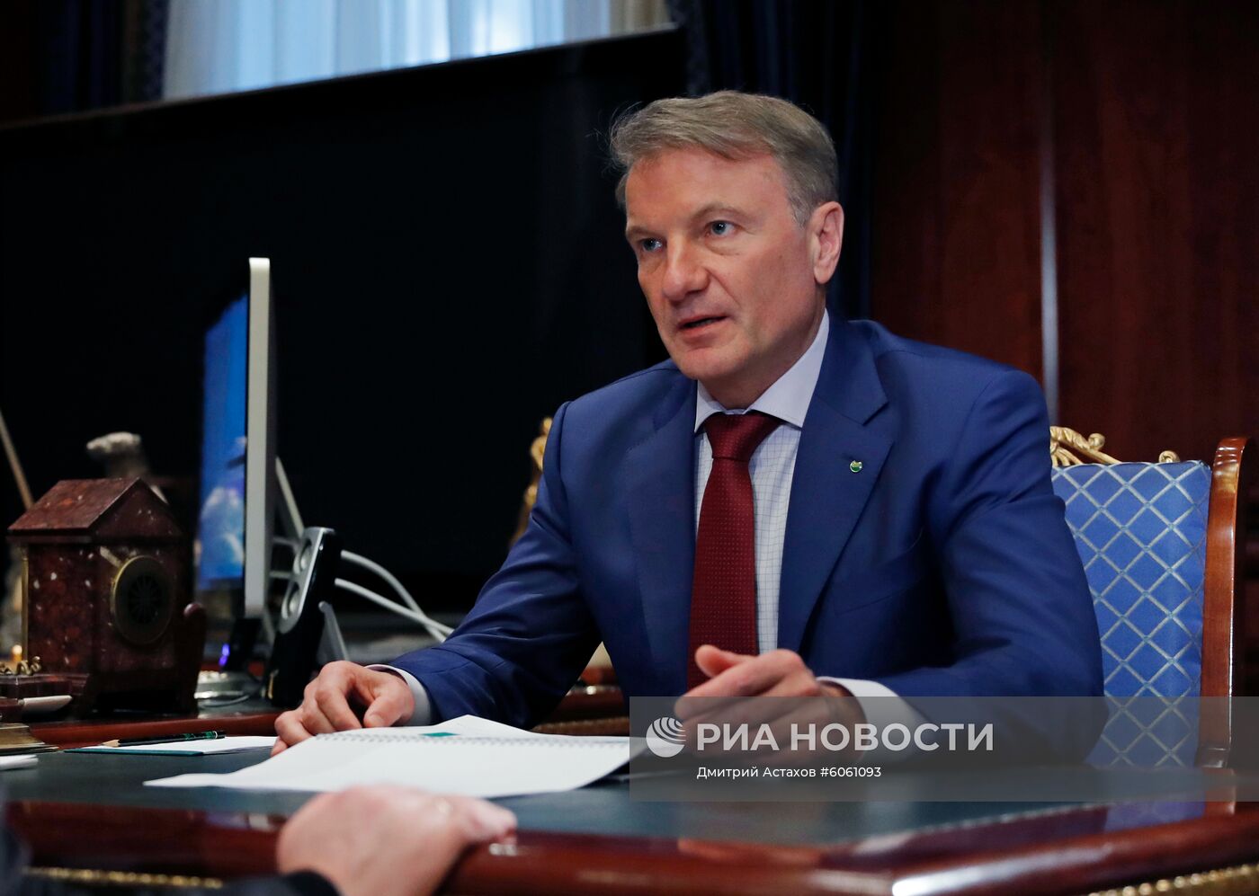 Премьер-министр РФ Д. Медведев встретился с главой Сбербанка России Г. Грефом