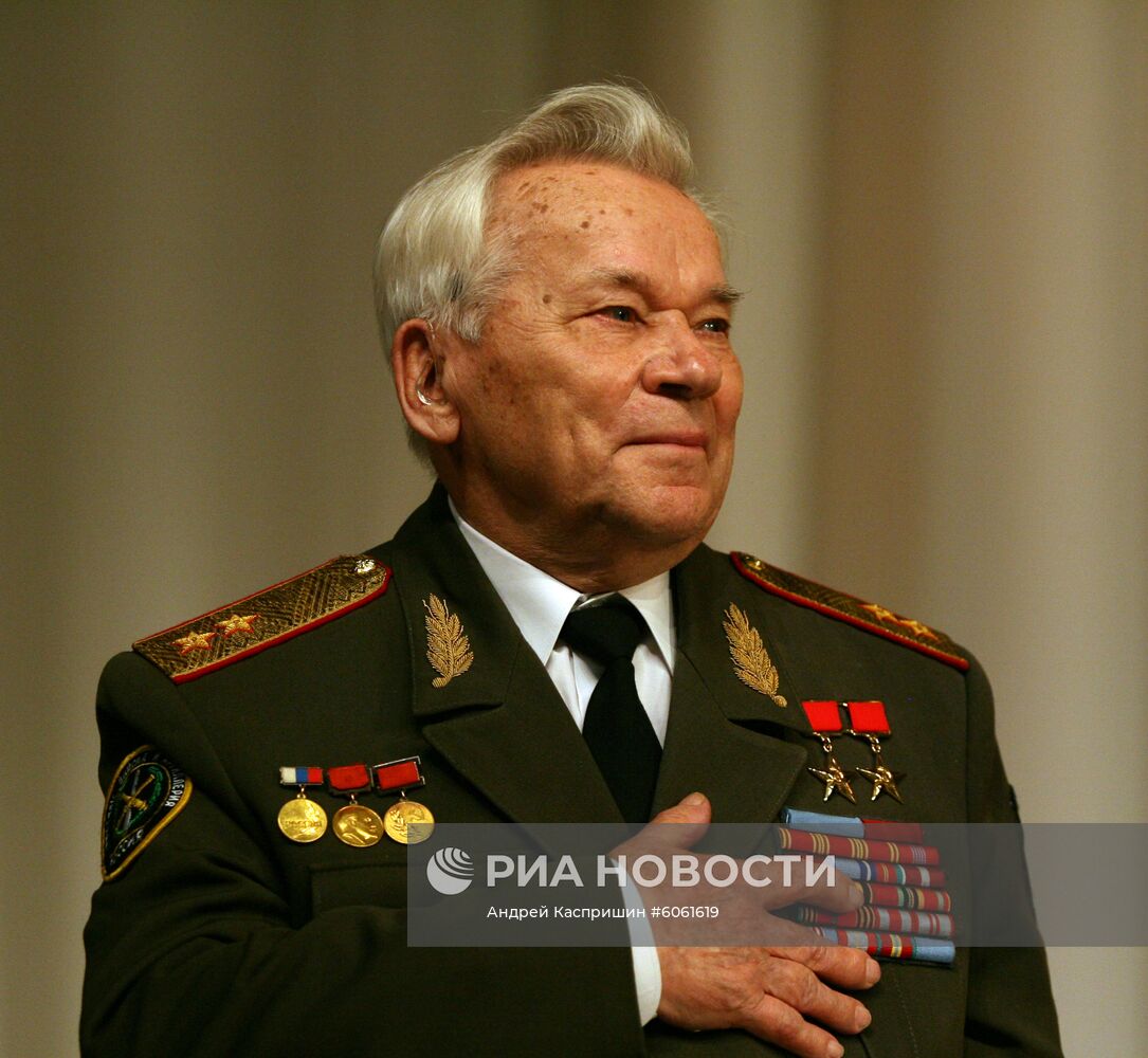 Михаил Тимофеевич Калашников