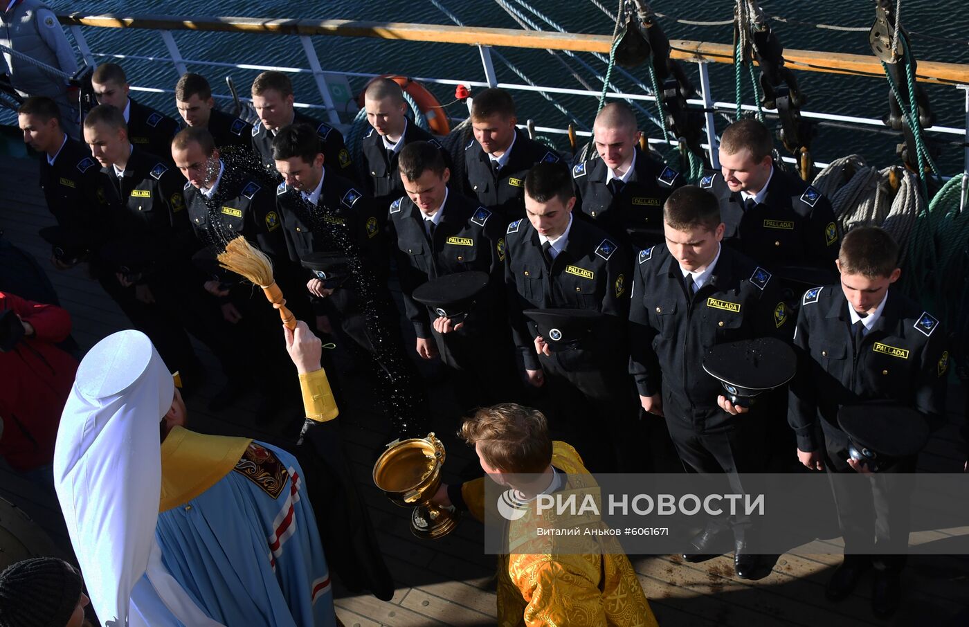Проводы учебного парусного судна "Паллада" в кругосветное плавание