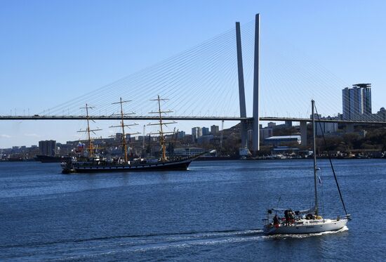 Проводы учебного парусного судна "Паллада" в кругосветное плавание