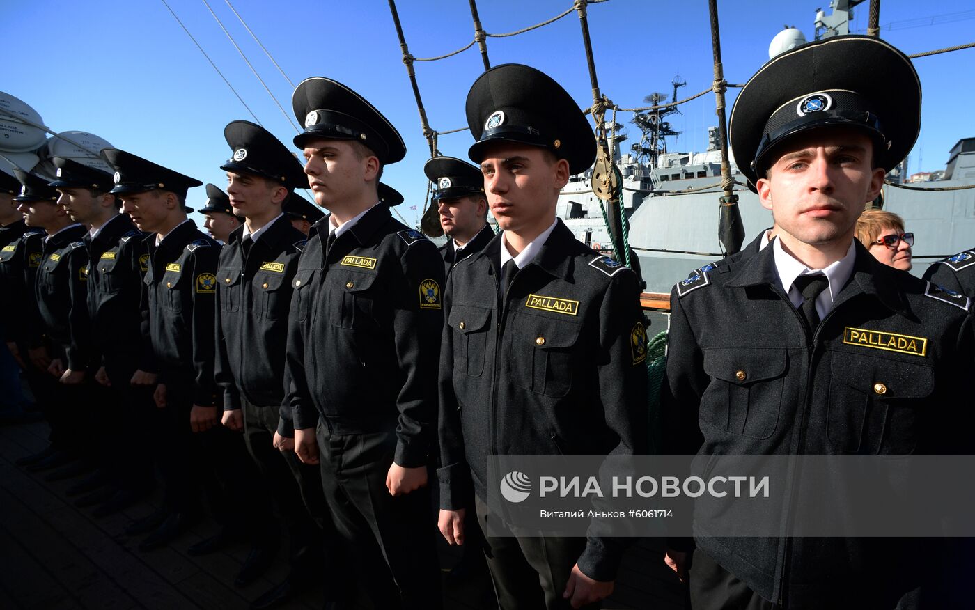 Проводы учебного парусного судна "Паллада" в кругосветное плавание