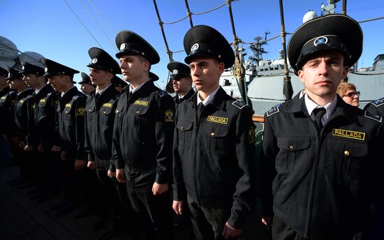 Проводы учебного парусного судна "Паллада" в кругосветное плавание