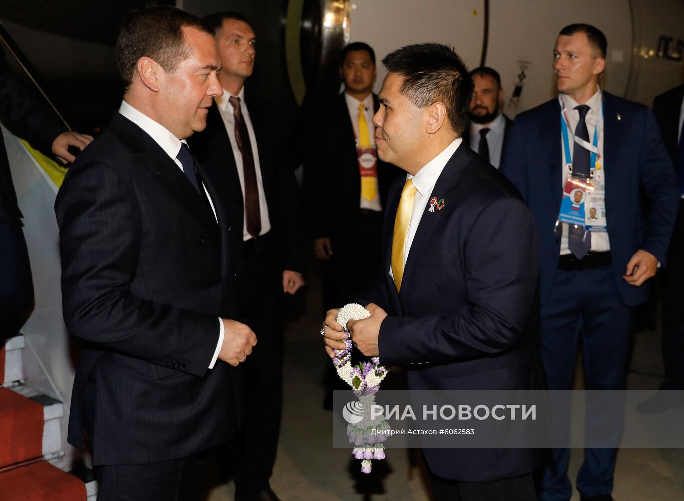 Премьер-министр РФ Д. Медведев прибыл в Бангкок