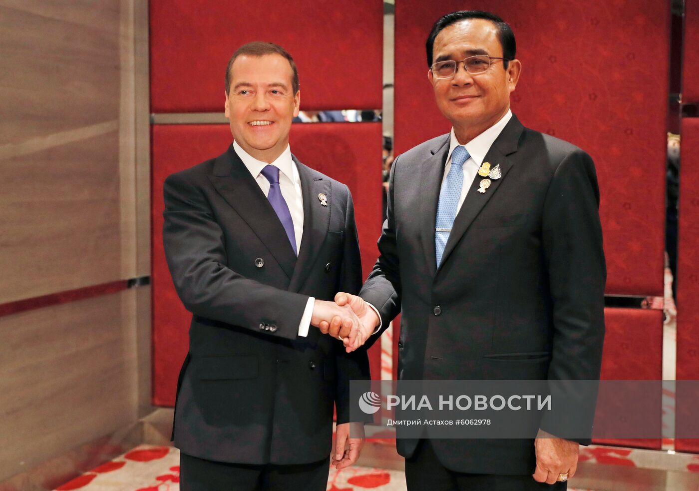 Премьер-министр РФ Д. Медведев прибыл в Бангкок для участия в Восточноазиатском саммите и деловом инвестиционном саммите АСЕАН