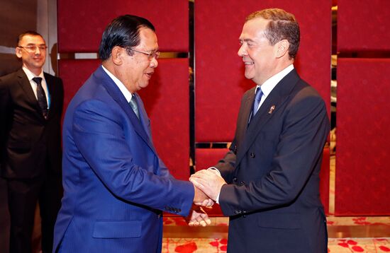 Премьер-министр РФ Д. Медведев прибыл в Бангкок для участия в Восточноазиатском саммите и деловом инвестиционном саммите АСЕАН