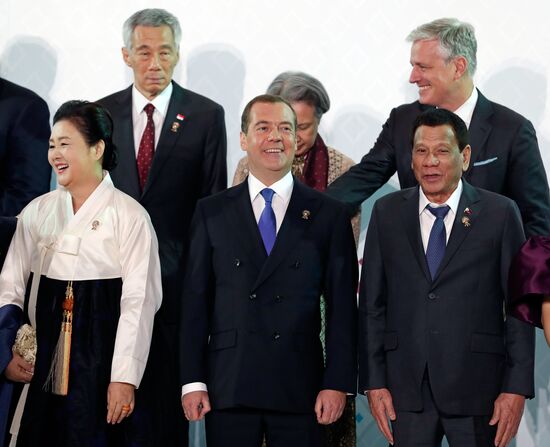 Премьер-министр РФ Д. Медведев прибыл в Бангкок для участия в Восточноазиатском саммите и деловом инвестиционном саммите АСЕАН