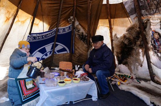 Празднование Дня народного единства в регионах России