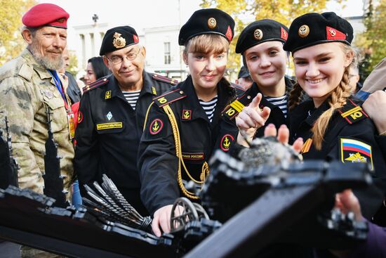 Празднование Дня народного единства в регионах России