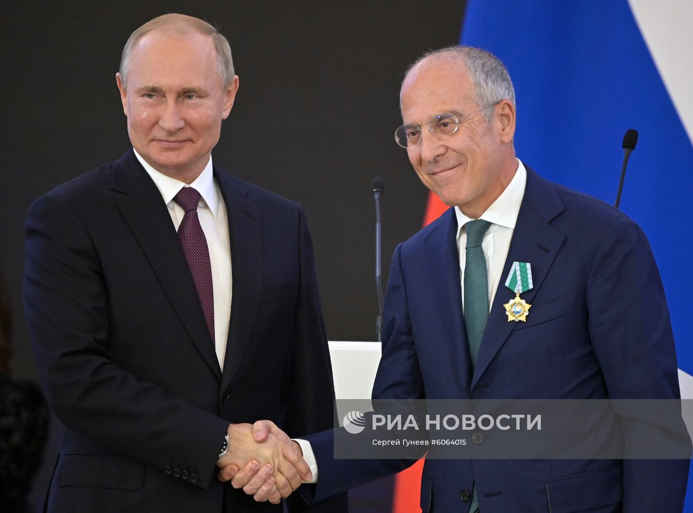 Президент РФ В. Путин принял участие в торжествах по случаю Дня народного единства
