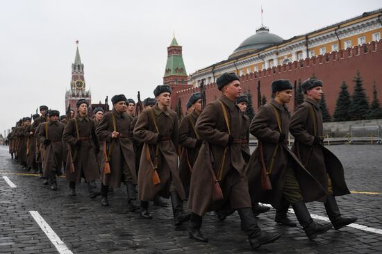 Генеральная репетиция марша, посвященного 78-й годовщине военного парада 1941 года