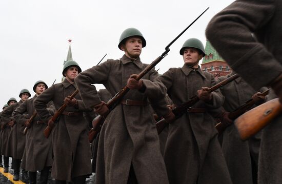 Генеральная репетиция марша, посвященного 78-й годовщине военного парада 1941 года