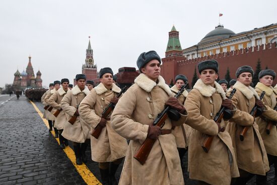 Генеральная репетиция марша, посвященного 78-й годовщине военного парада 1941 года