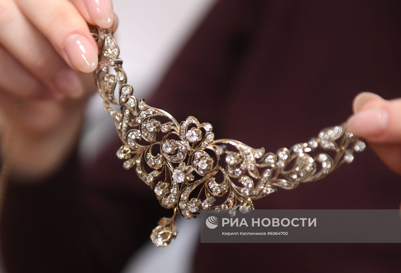 Топ-лоты из коллекции драгоценностей Л. Зыкиной, выставленные на аукцион