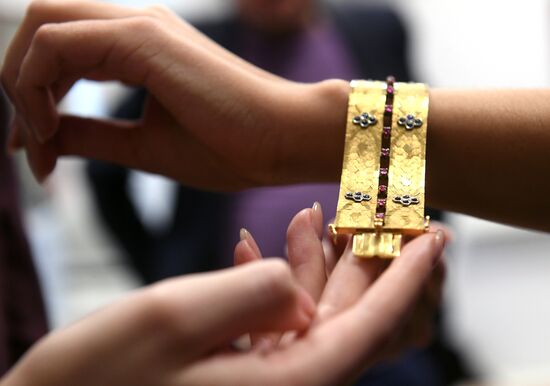 Топ-лоты из коллекции драгоценностей Л. Зыкиной, выставленные на аукцион