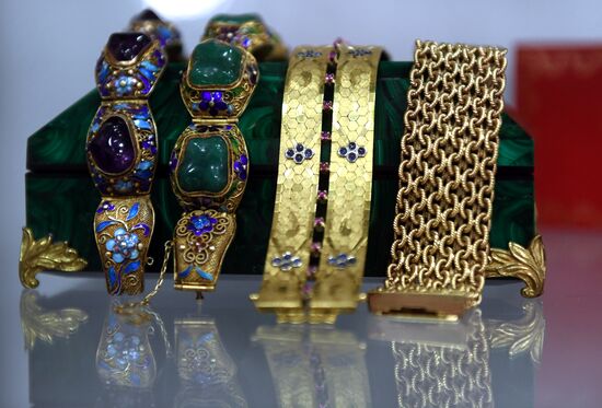 Топ-лоты из коллекции драгоценностей Л. Зыкиной, выставленные на аукцион