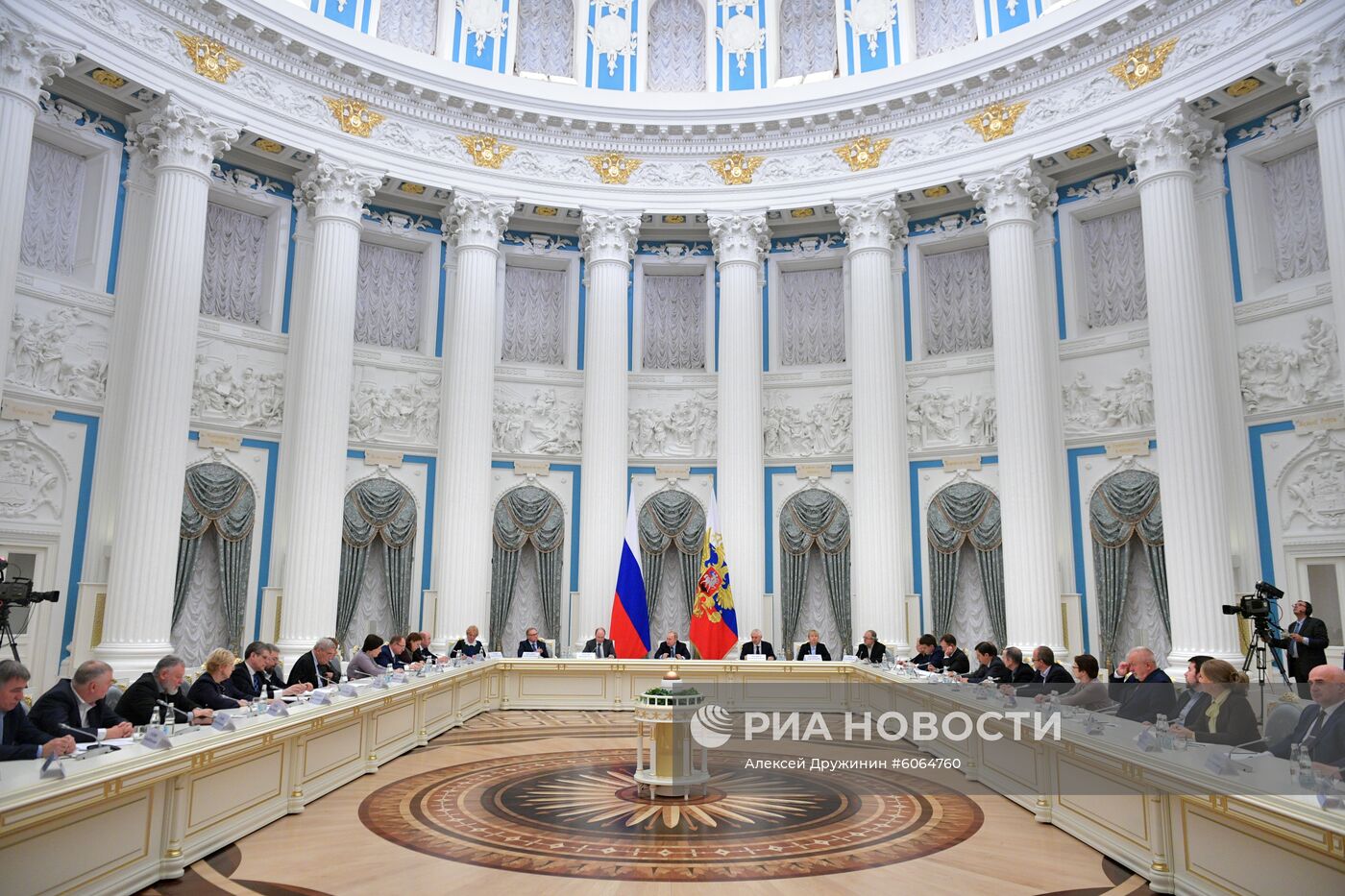 Президент РФ В. Путин провел заседание Совета по русскому языку
