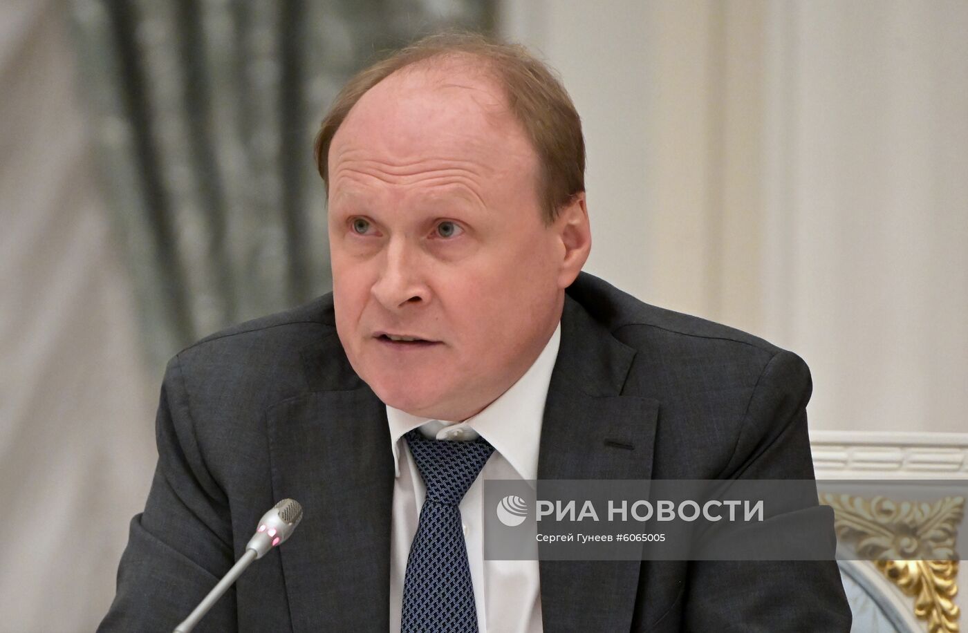 Президент РФ В. Путин провел заседание Совета по русскому языку