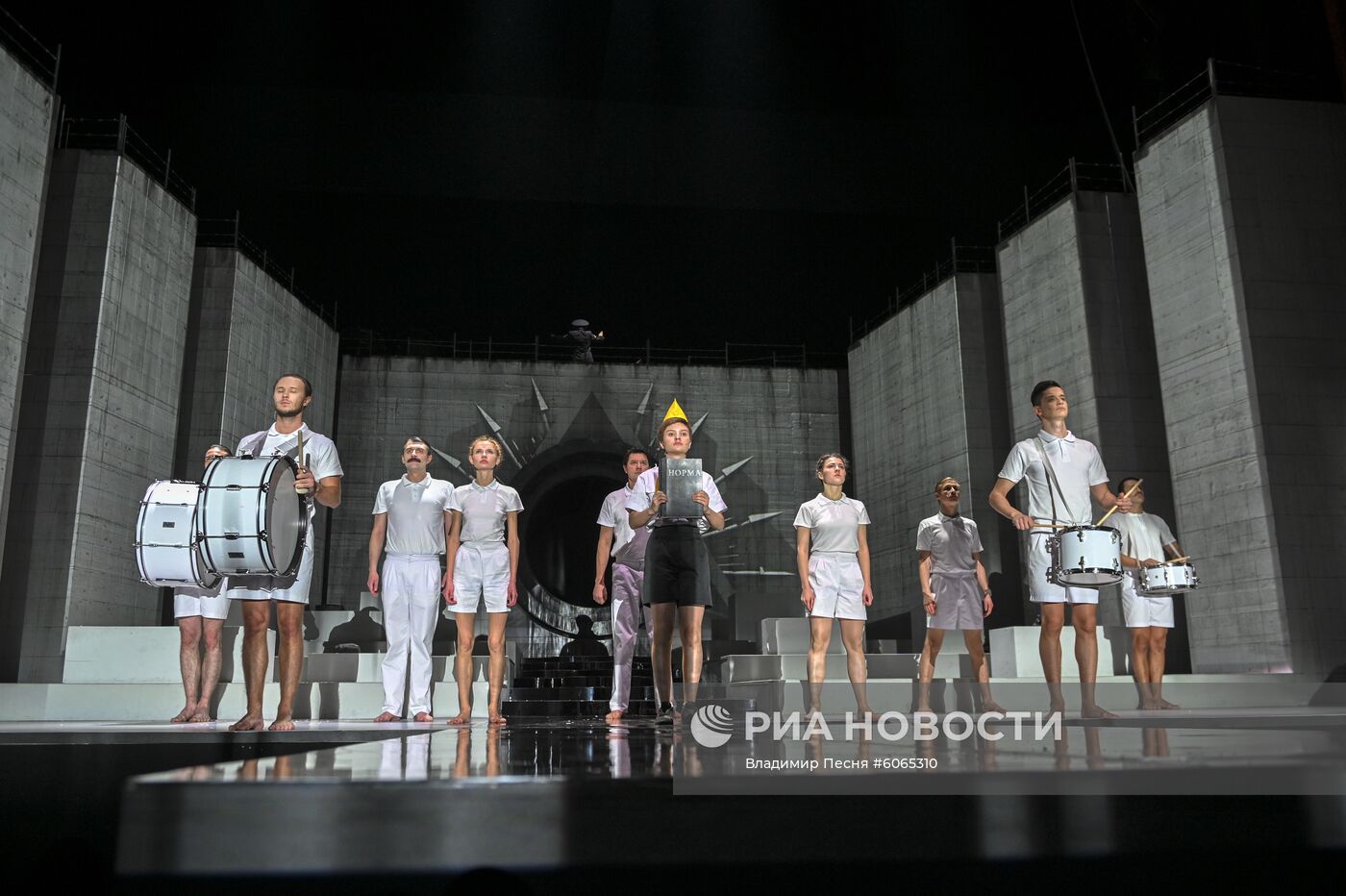 Спектакль "Норма" в Театре на Малой Бронной