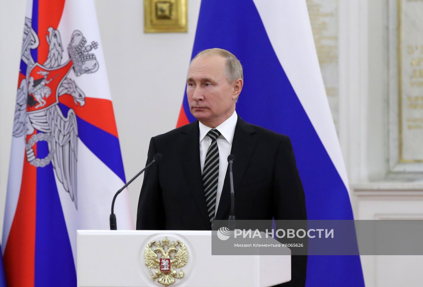 Президент РФ В. Путин на церемонии представления офицеров, назначенных на высшие командные должности