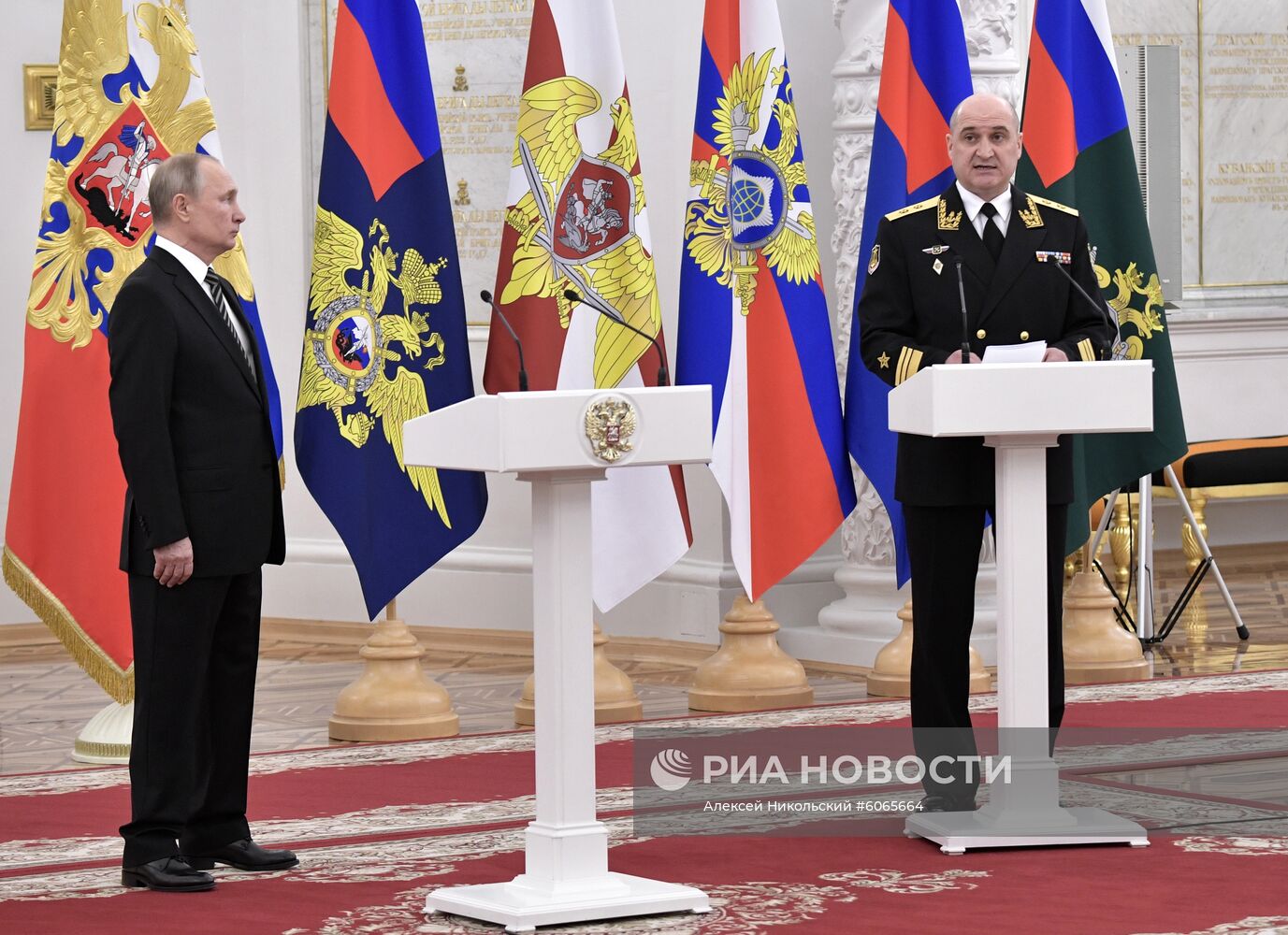 Президент РФ В. Путин на церемонии представления офицеров, назначенных на высшие командные должности