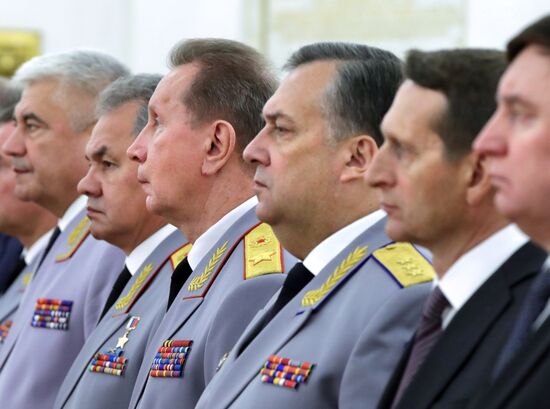 Президент РФ В. Путин на церемонии представления офицеров, назначенных на высшие командные должности