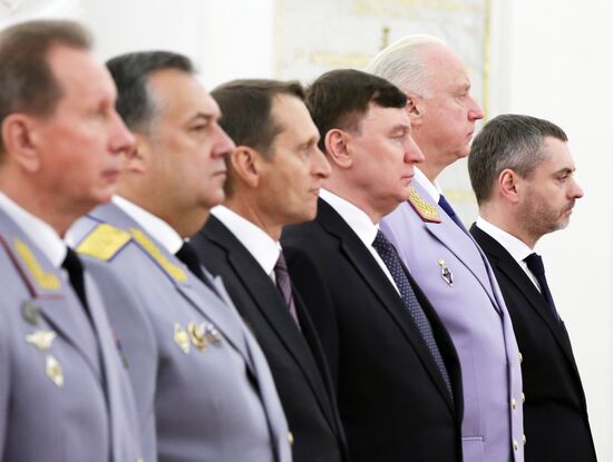 Президент РФ В. Путин на церемонии представления офицеров, назначенных на высшие командные должности