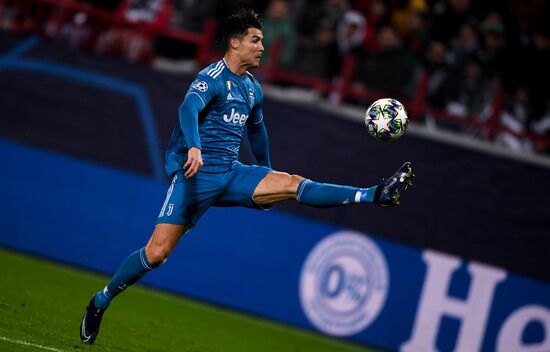 Футбол. Лига чемпионов. Матч "Локомотив" - "Ювентус"