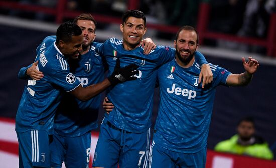 Футбол. Лига чемпионов. Матч "Локомотив" - "Ювентус"