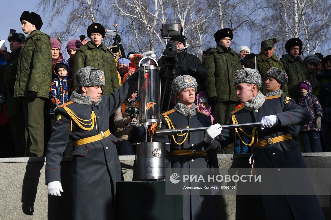 Памятный митинг в честь зажжения чаши Вечного огня в Новосибирске