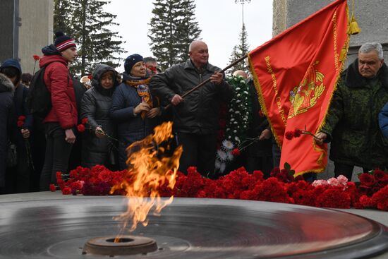 Памятный митинг в честь зажжения чаши Вечного огня в Новосибирске