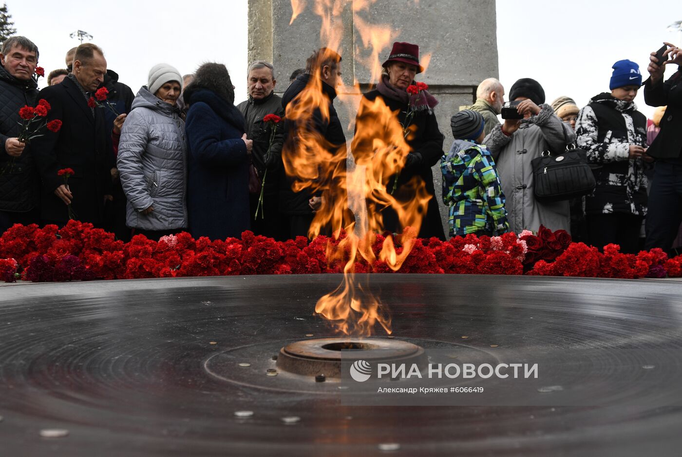 Памятный митинг в честь зажжения чаши Вечного огня в Новосибирске