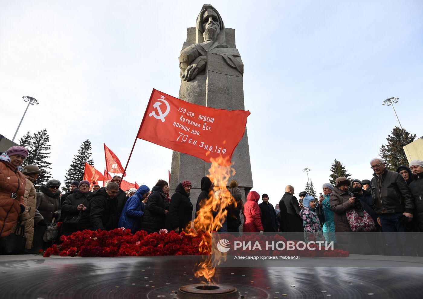 Памятный митинг в честь зажжения чаши Вечного огня в Новосибирске