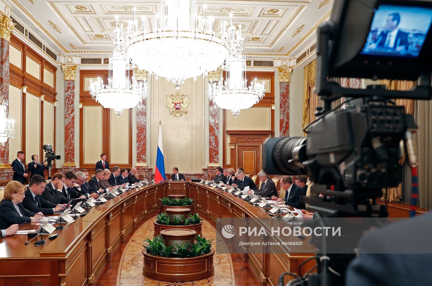 Премьер-министр РФ Д. Медведев провел заседание правительства РФ