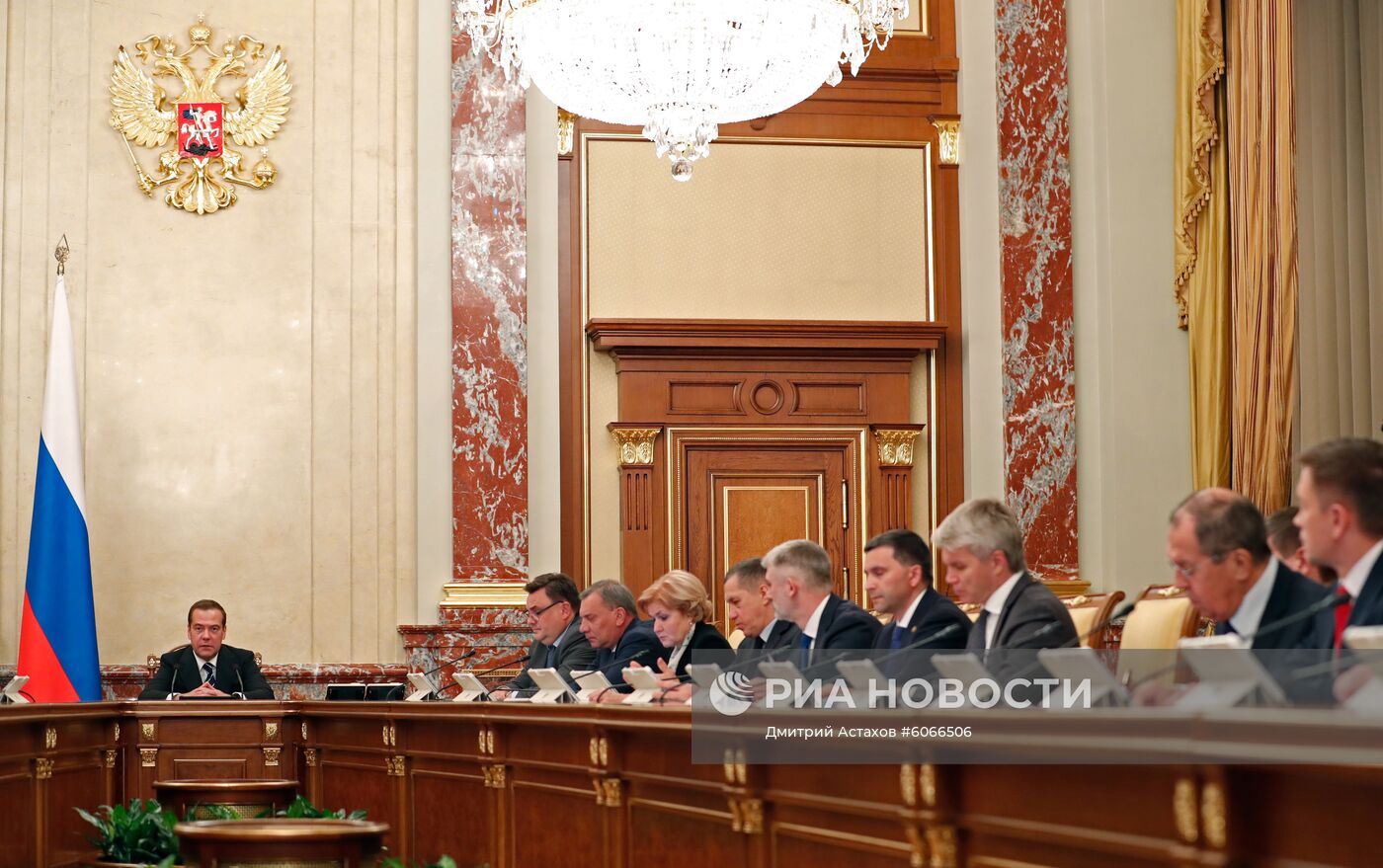 Премьер-министр РФ Д. Медведев провел заседание правительства РФ