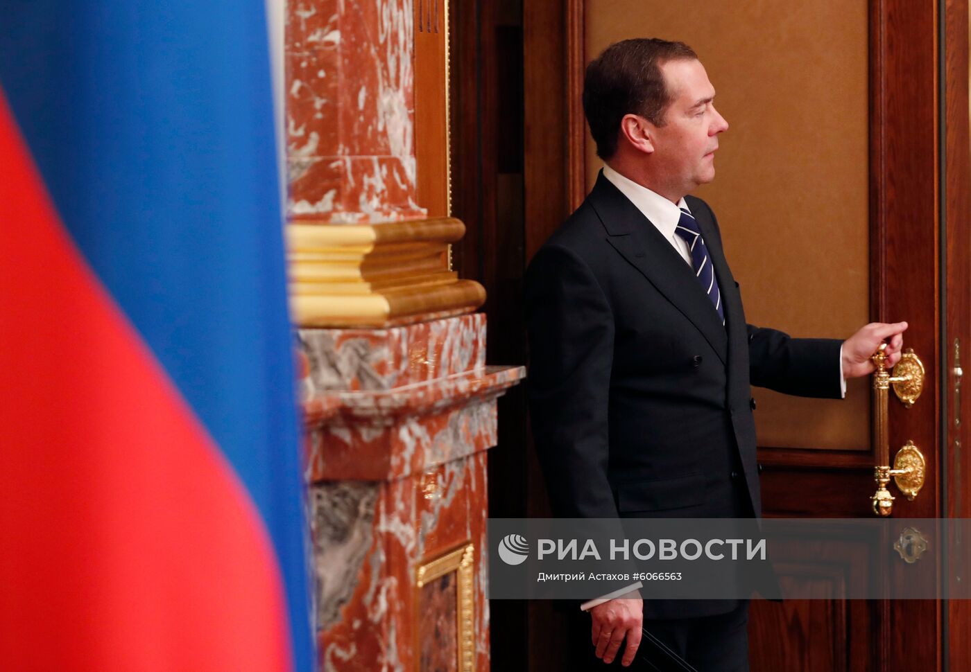 Премьер-министр РФ Д. Медведев провел заседание правительства РФ