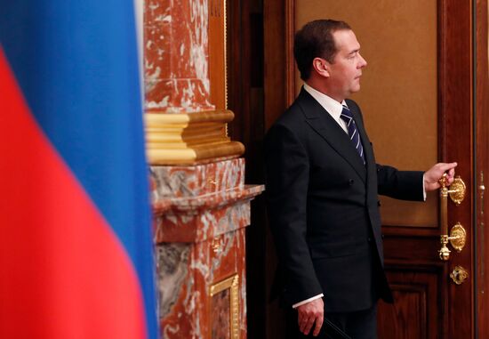 Премьер-министр РФ Д. Медведев провел заседание правительства РФ