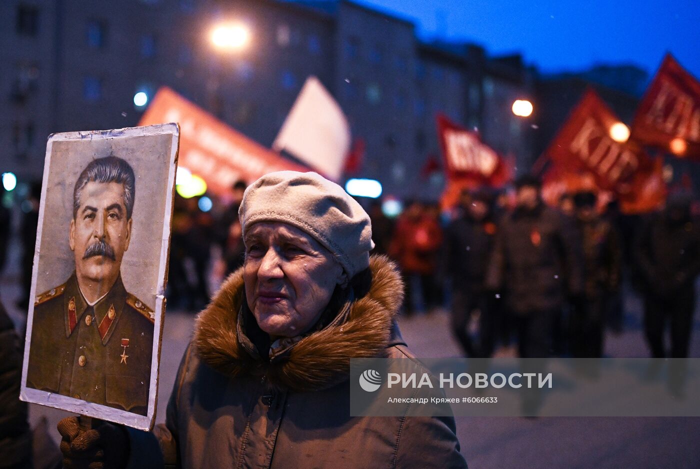 Шествия и митинги, посвященные 102-й годовщине Великого Октября 