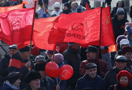 Шествия и митинги, посвященные 102-й годовщине Великого Октября 